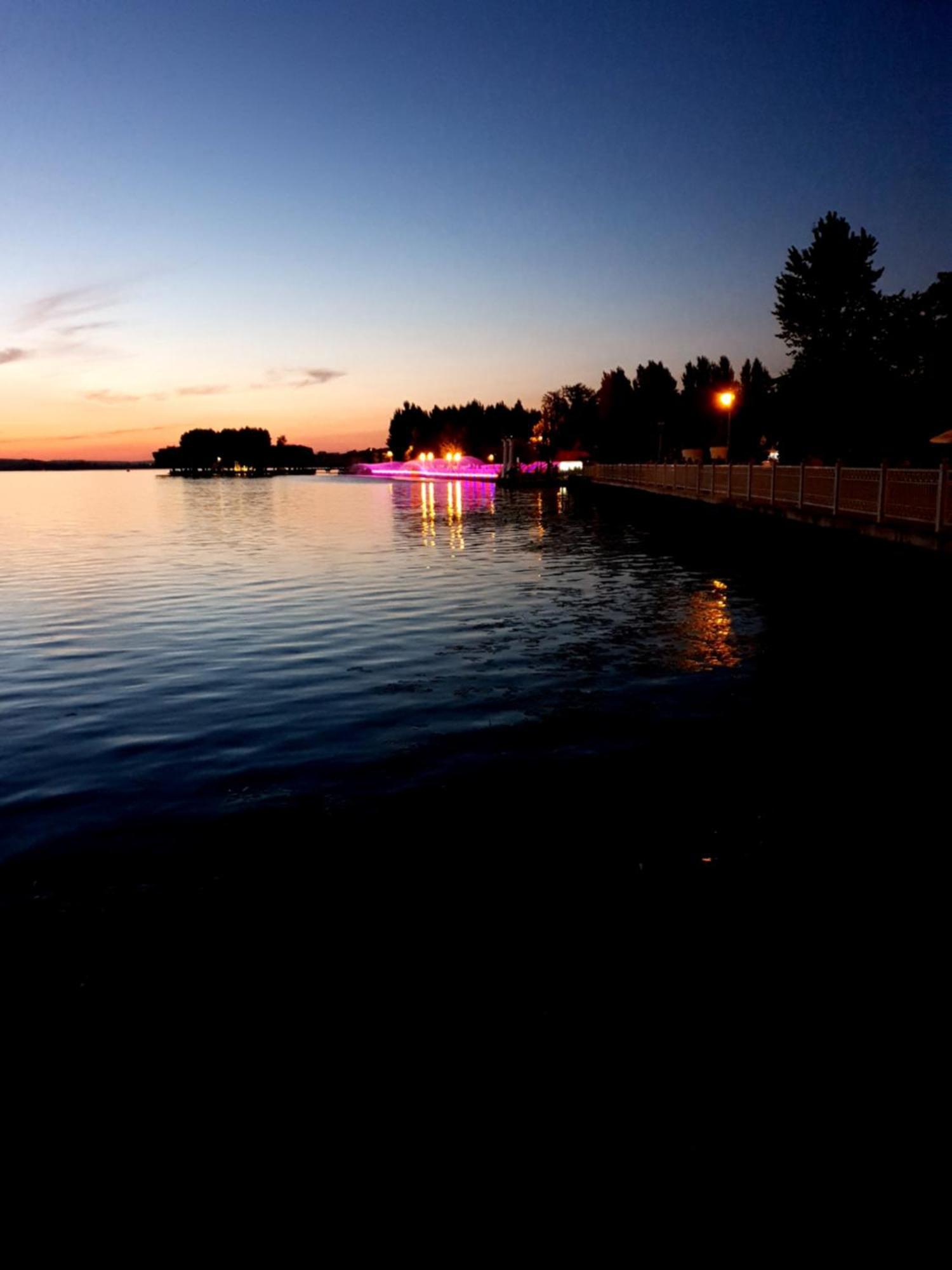 Стильна Квартира-Студія В Центрі Міста На Набережній Ternopil Kamer foto