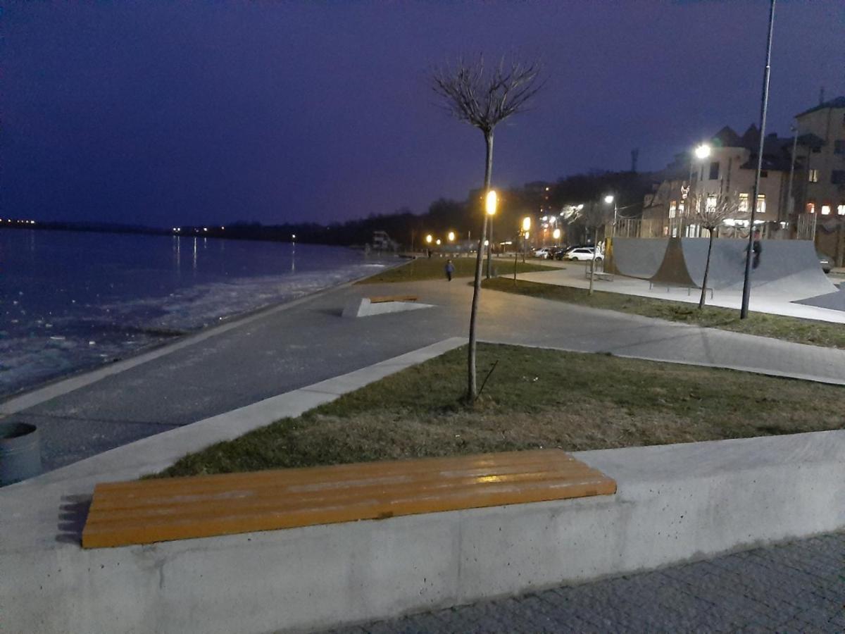 Стильна Квартира-Студія В Центрі Міста На Набережній Ternopil Buitenkant foto
